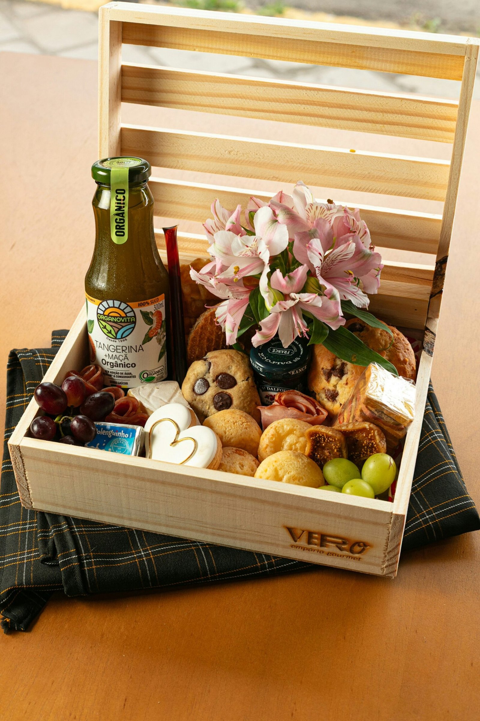 Anniversary – Gift Hamper Surprise